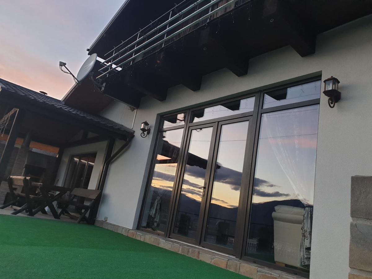 Villa Casa Yla Piatra Neamţ Exterior foto